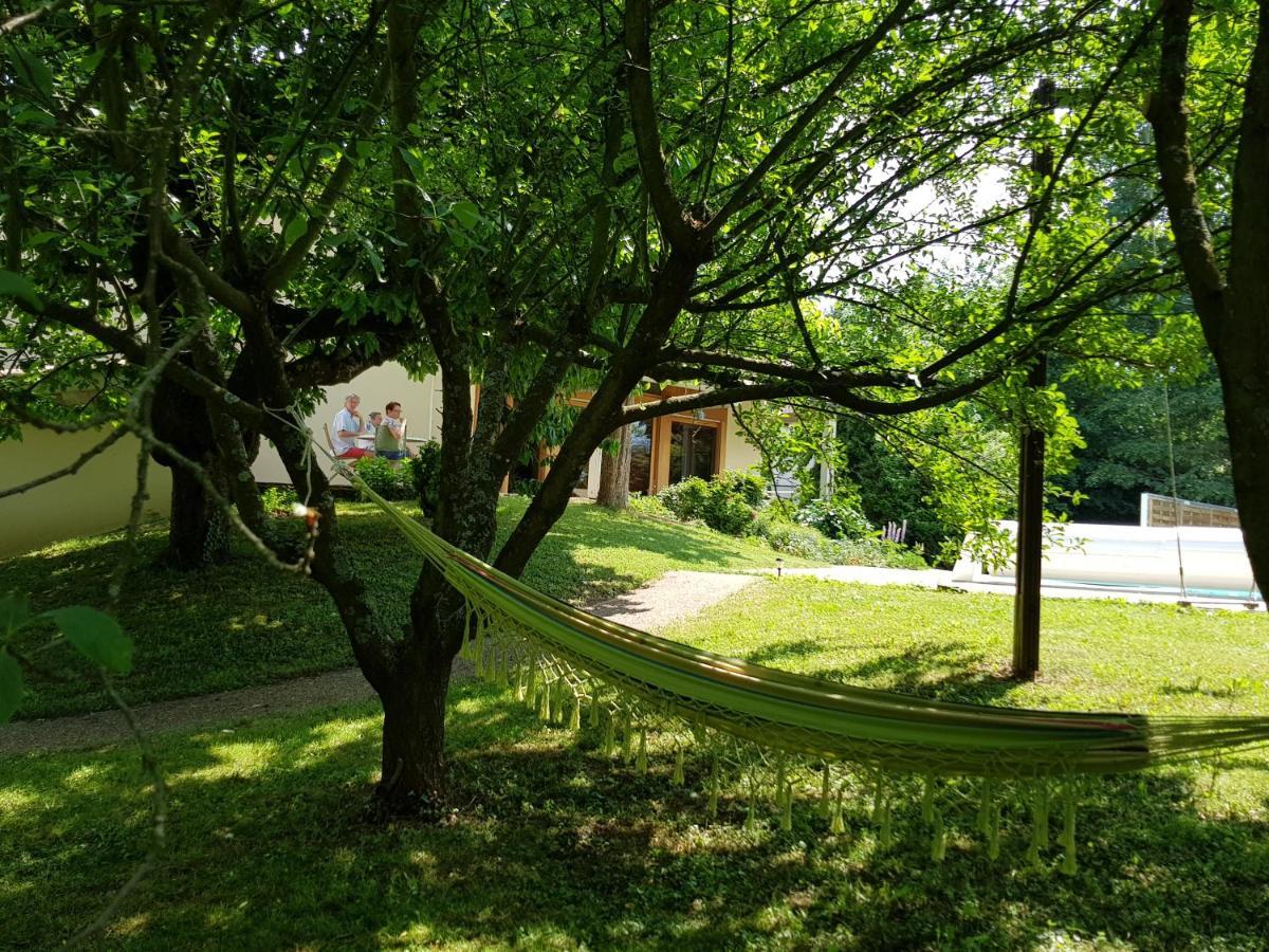 B&B Chez Frederique Et Norbert Mogneneins Bagian luar foto